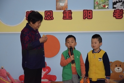 感恩重阳 老幼同乐--济南市七里山幼儿园庆重阳节活动