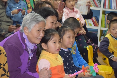 感恩重阳 老幼同乐--济南市七里山幼儿园庆重阳节活动