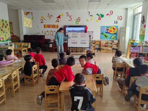 济南市莱芜区口镇街道开展 垃圾分类进校园 主题宣讲活动